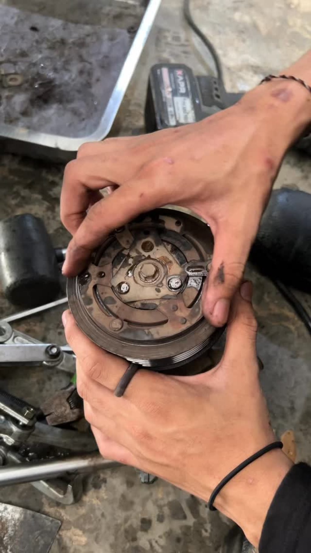 Instagram post from gunaac.bjb. This post is in position 0.